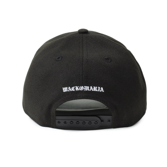 WACKO MARIA(ワコマリア)2025年春夏コレクション「天国東京」から、アメリカのキャップブランド「NEW ERA(ニューエラ)」とのコラボレーションキャップ、 NEW ERA / 9FORTY 25SS-WMA-CP02のブラック背面。WACKO MARIAのロゴ刺繍。