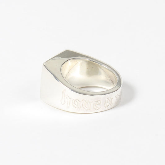 リング裏には「have a nice day」の刻印。