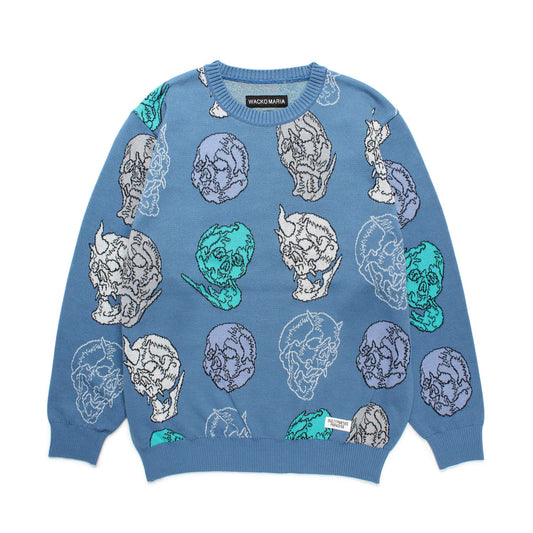 WACKO MARIA(ワコマリア)2024年秋冬コレクション「天国東京」から、東京・渋谷のタトゥースタジオ「56 TATTOO STUDO(56 タトゥースタジオ」とのオフィシャルコラボレーションで製作された 56 TATTOO STUDIO JACQUARD KNIT SWEATER 56TS-WM-KN02 ブルー。56タトゥースタジオの代表的なグラフィックの「鬼スカル」をセーター全体に配した雰囲気溢れる一品