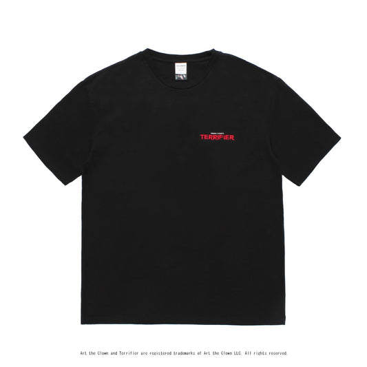 WACKO MARIA(ワコマリア)2025年秋冬コレクション「天国東京」から、スラッシャーホラー映画「TERRIFIER(テリファー)」とのオフィシャルコラボレーションTシャツ、TERRIFIER / WASHED HEAVY WEIGHT T-SHIRT (TYPE-4) TERRIFIER-WM-WT04のブラック前面