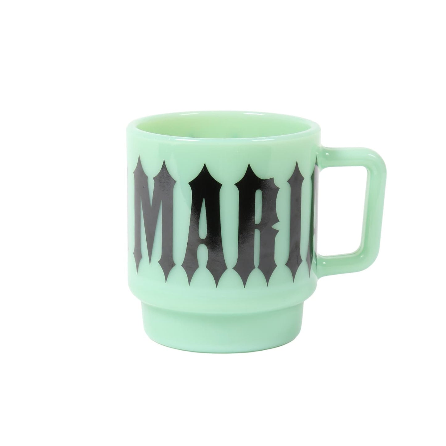 WACKO MARIA（ワコマリア）2025年秋冬コレクション「天国東京」より、ボリシケイトガラスで製作されたマグカップ MILK GLASS MUG&nbsp; 25FW-WMA-MC01のグリーンを入荷致しました。
耐熱性や耐衝撃に優れたボリシケイトガラス製。「WACKO MARIA」のロゴプリント。背面