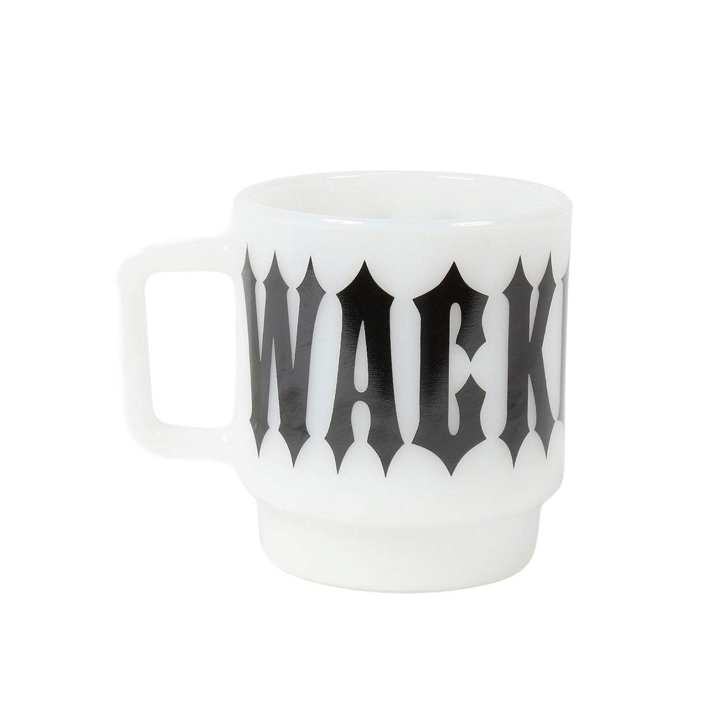 WACKO MARIA（ワコマリア）2025年秋冬コレクション「天国東京」より、ボリシケイトガラスで製作されたマグカップ MILK GLASS MUG&nbsp; 25FW-WMA-MC01のホワイトを入荷致しました。
耐熱性や耐衝撃に優れたボリシケイトガラス製。「WACKO MARIA」のロゴプリント。
