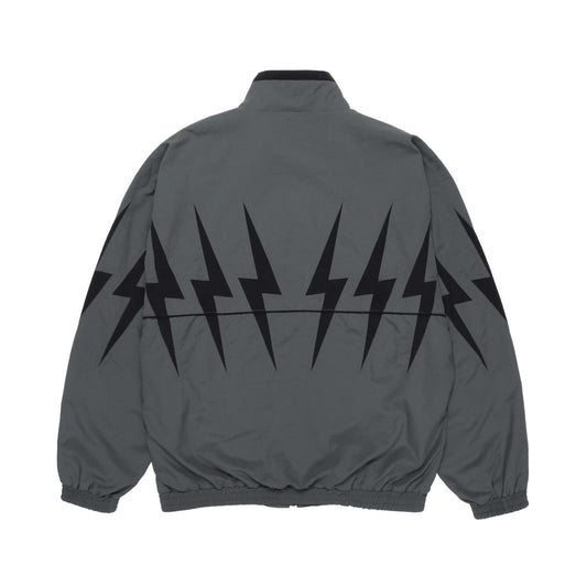 WACKO MARIA（ワコマリア）2025年秋冬コレクション「天国東京」から、NYLON TRACK JACKET (TYPE-2) 25FW-WMO-TJ05のグレーを入荷致しました。背面