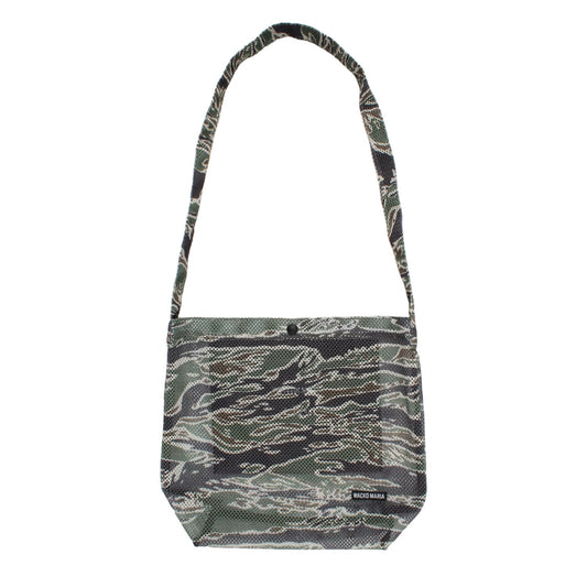 WACKO MARIA（ワコマリア）2026年春夏コレクション「天国東京」から、新進気鋭のブランド「SPEAK EASY」とのコラボレーションショルダーバッグ SPEAK EASY / TIGER CAMO MESH SHOULDER BAG 26SS-WMA-BG13を入荷しました。