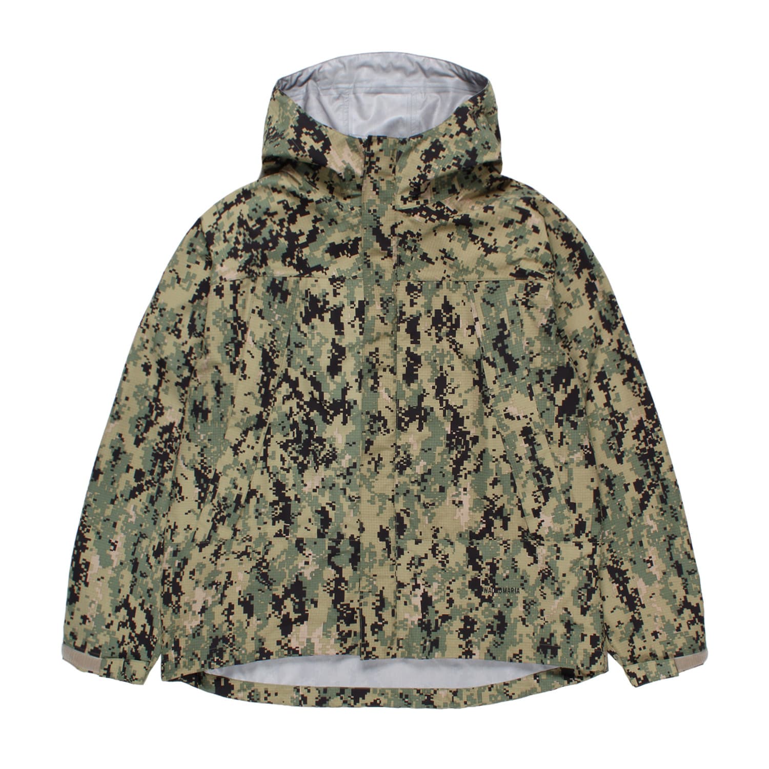 WACKO MARIA（ワコマリア）2026年春夏コレクション「天国東京」から、3層構造のポリエステル生地で制作された新型のマウンテンパーカー DIGITAL CAMO 3 LAYER MOUNTAIN PARKA 26SS-WMO-OD01のカーキ前面。