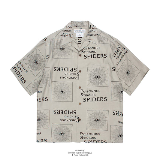 WACKO MARIA（ワコマリア）2026年春夏コレクション「天国東京」から、ウェス・アンダーソン監督のファミリークライムコメディー映画「THE PHOENICIAN SCHEME（邦題ザ・ザ・コルダのフェニキア計画）」とのオフィシャルコラボレーションハワイアンシャツ、THE PHOENICIAN SCHEME / HAWAIIAN SHIRT (TYPE-3) TPS-WM-HI03のグレー。前面