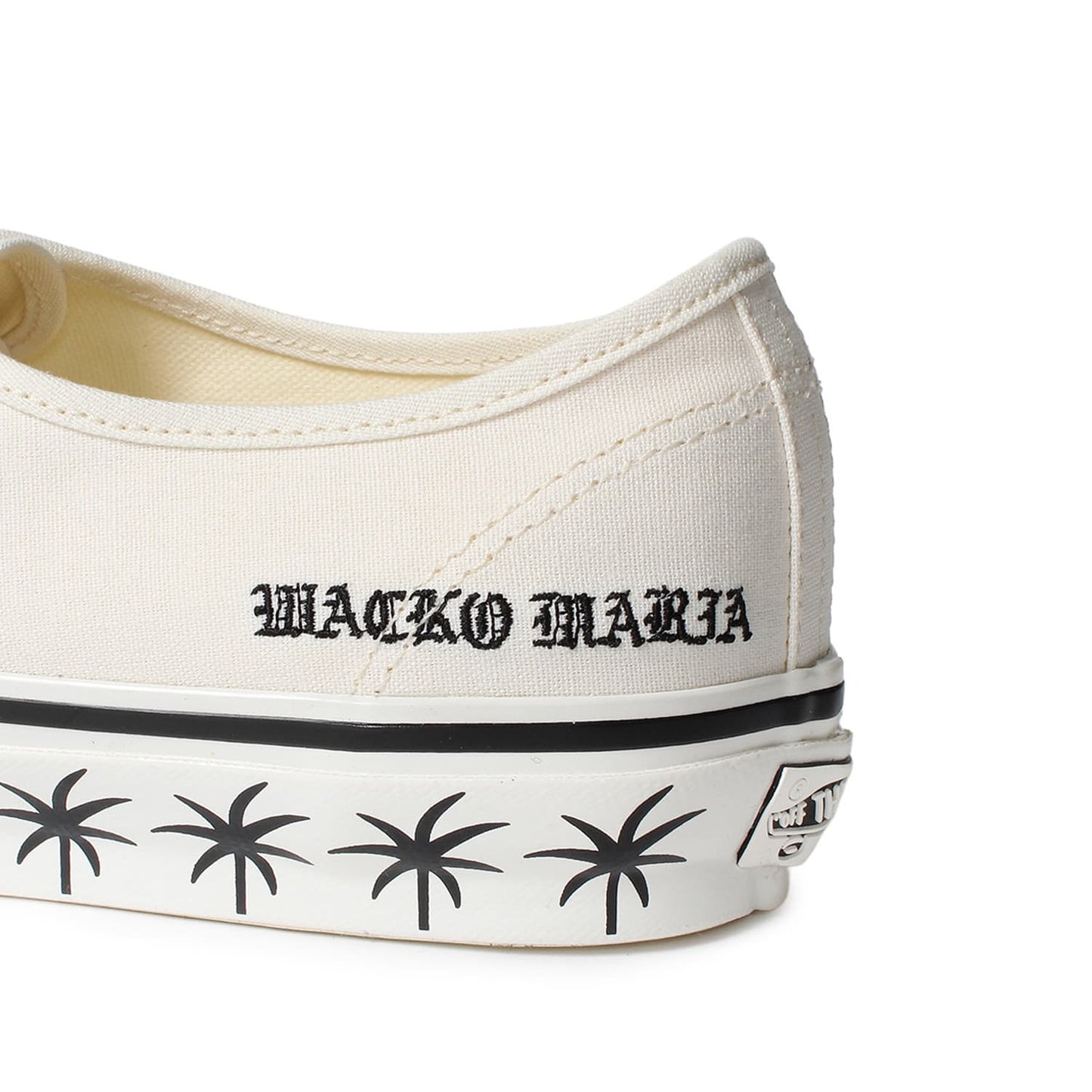 WACKO MARIA（ワコマリア）2025年秋冬先行コレクションから、アメリカのスニーカーブランド「VANS(バンズ)」社とのコラボレーションで制作されたローカットスニーカー VANS / LX AUTHENTIC 44 VANS-WM-SH07 ホワイト。ヒール部外側。